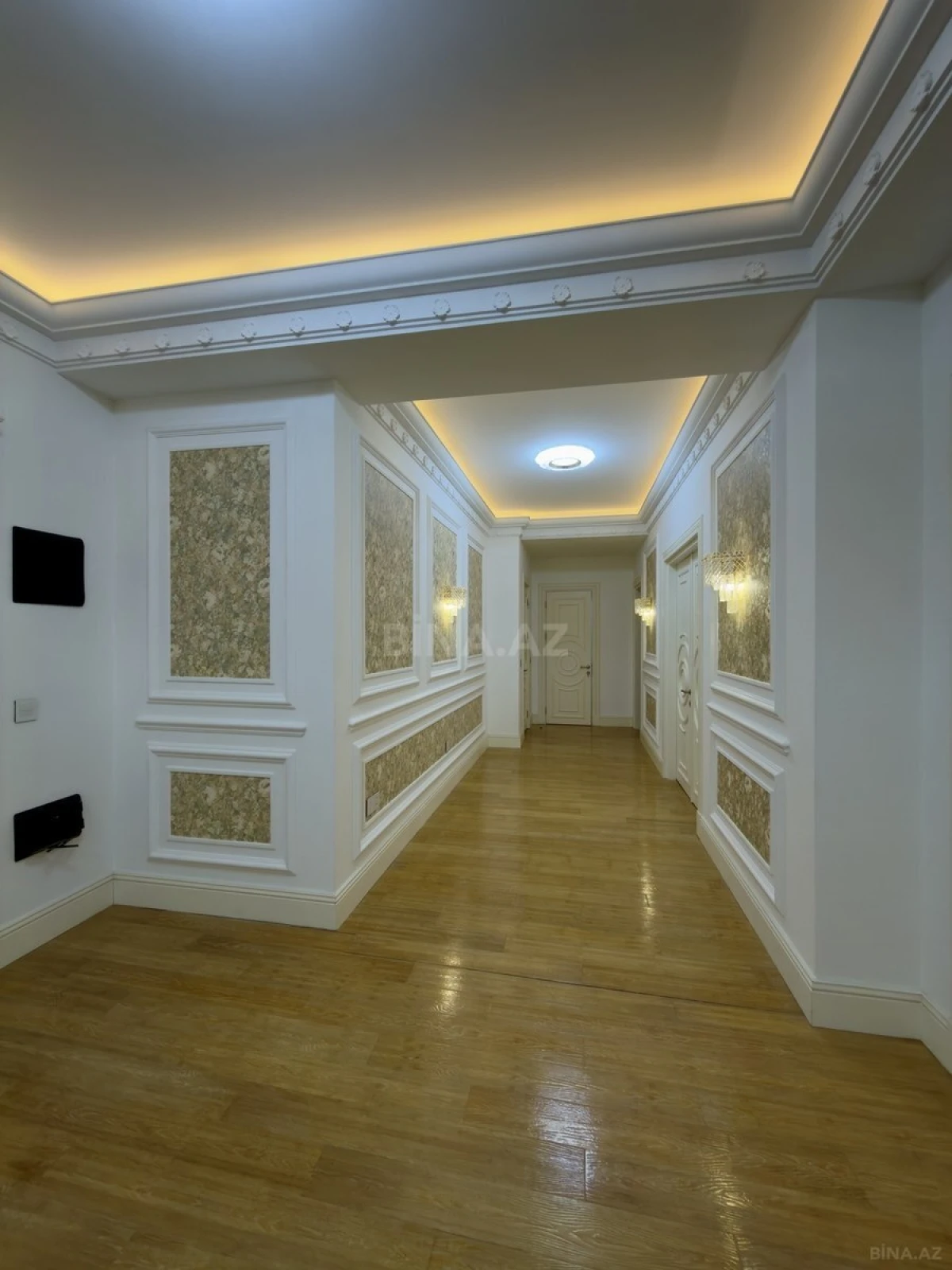 Satılır 2 otaqlı mənzil 111 m²