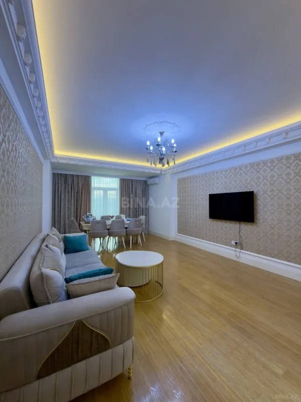 Satılır 2 otaqlı mənzil 111 m²
