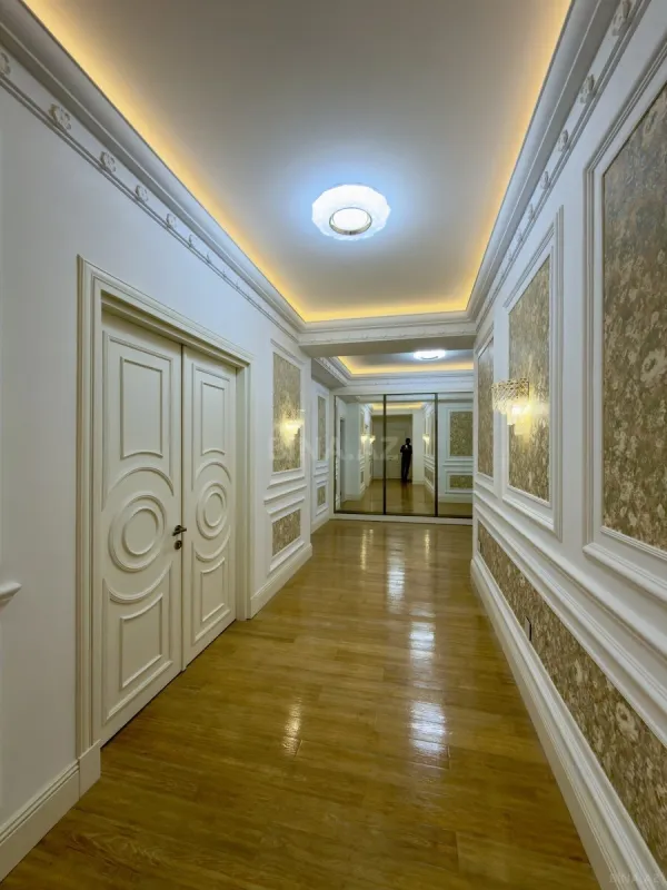 Satılır 2 otaqlı mənzil 111 m²