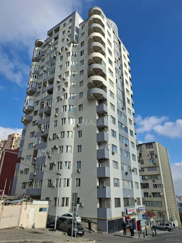 Satılır 3 otaqlı mənzil 150 m²
