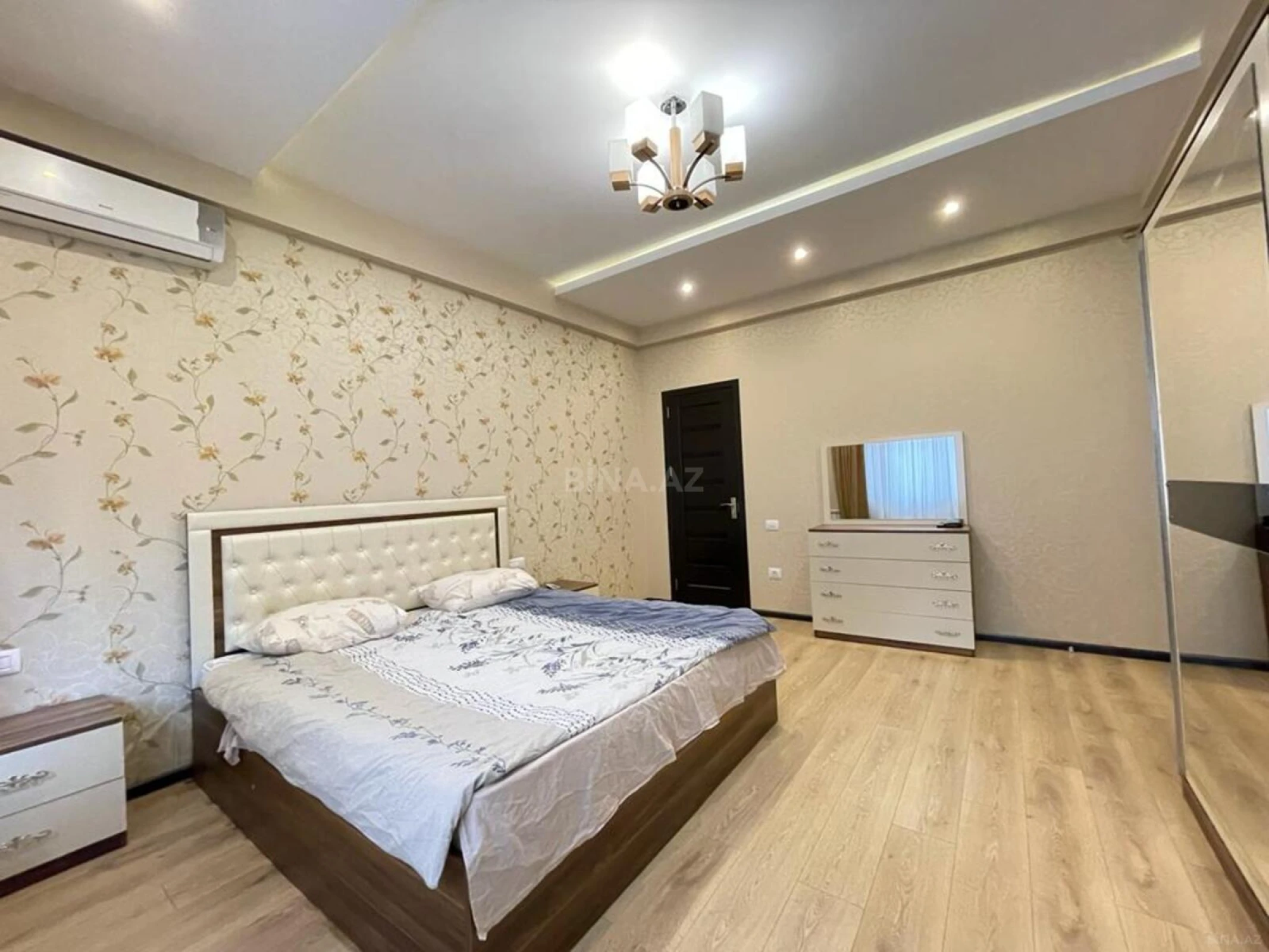 Kirayə verilir 3 otaqlı mənzil 110 m²