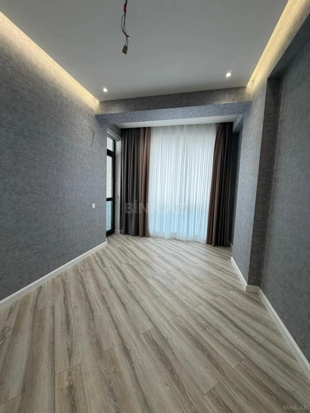 Satılır 3 otaqlı mənzil 115 m²