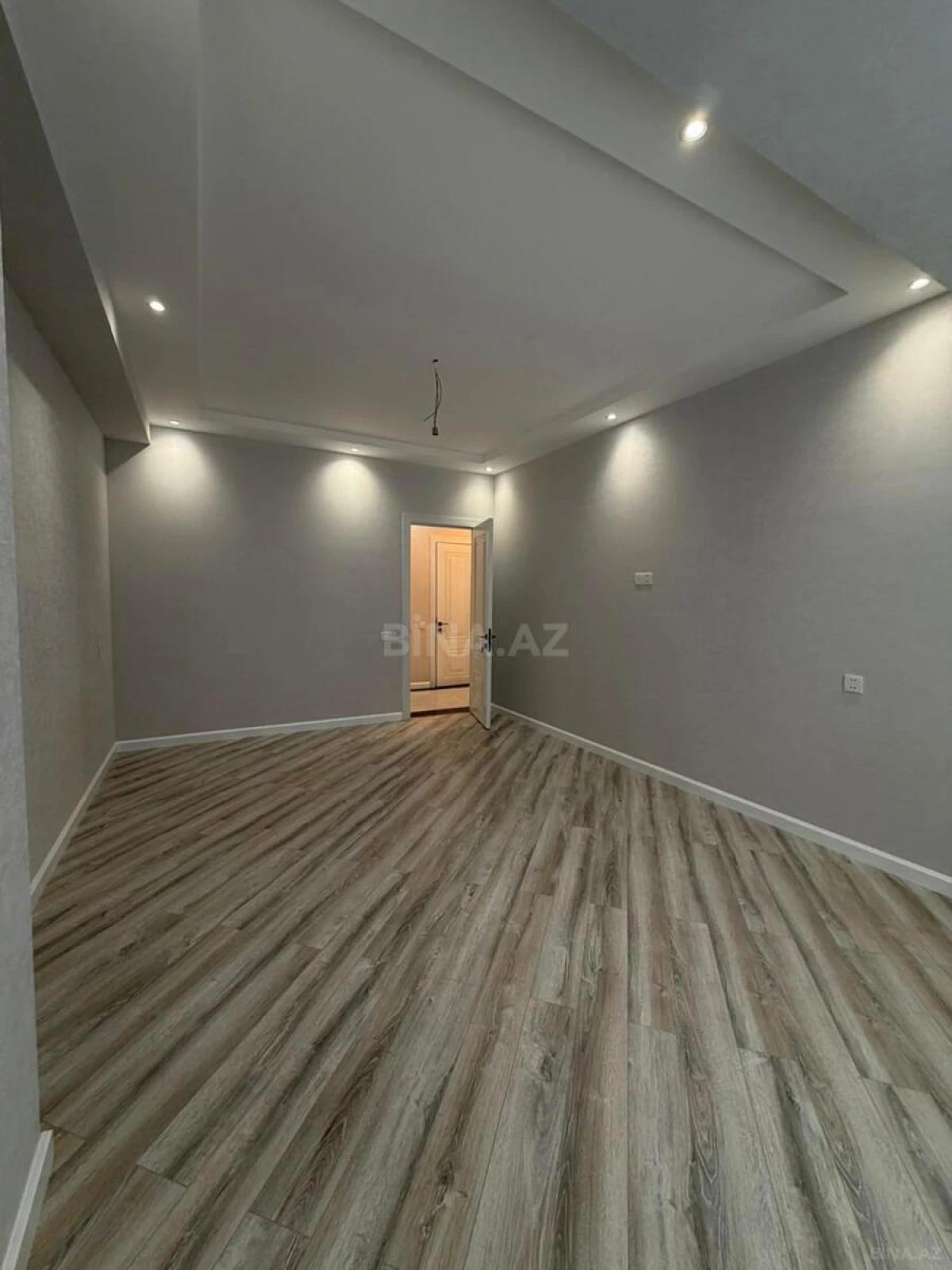 Satılır 3 otaqlı mənzil 115 m²