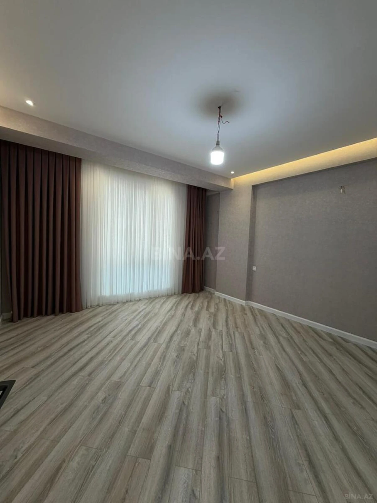 Satılır 3 otaqlı mənzil 115 m²