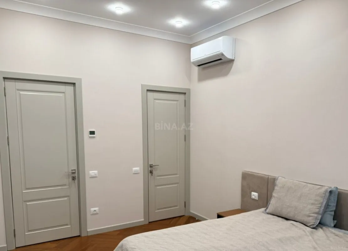 Satılır 3 otaqlı mənzil 127 m²