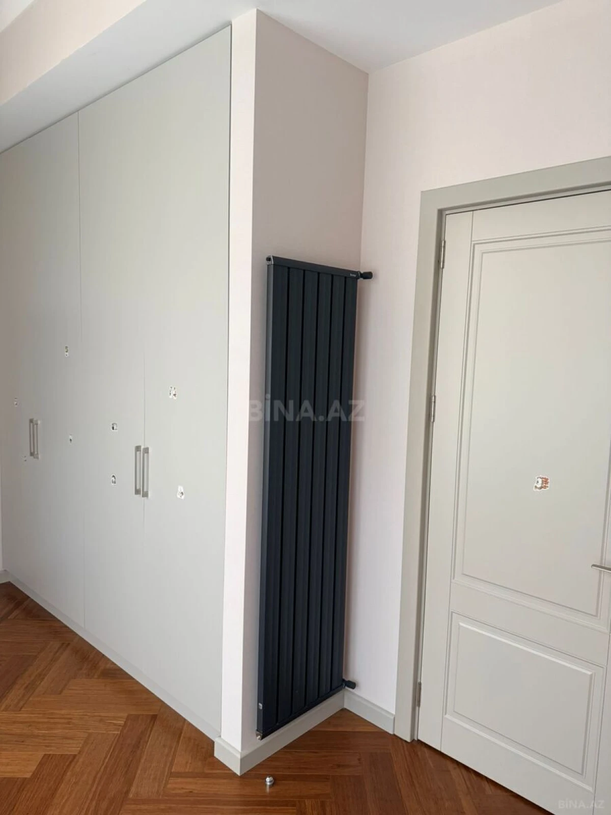 Satılır 3 otaqlı mənzil 127 m²