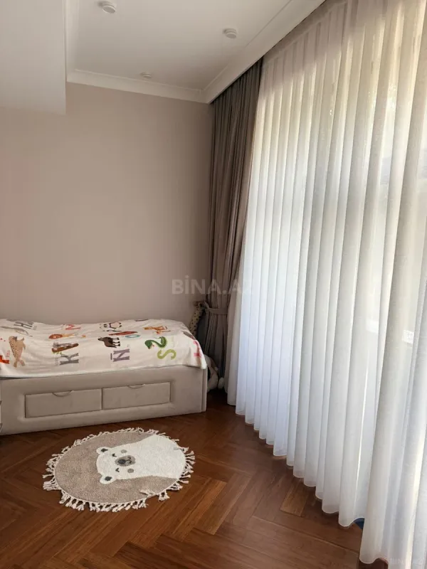Satılır 3 otaqlı mənzil 127 m²