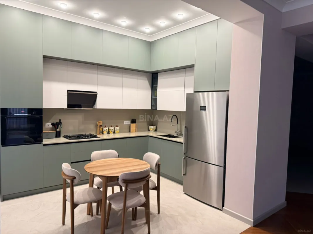 Satılır 3 otaqlı mənzil 127 m²