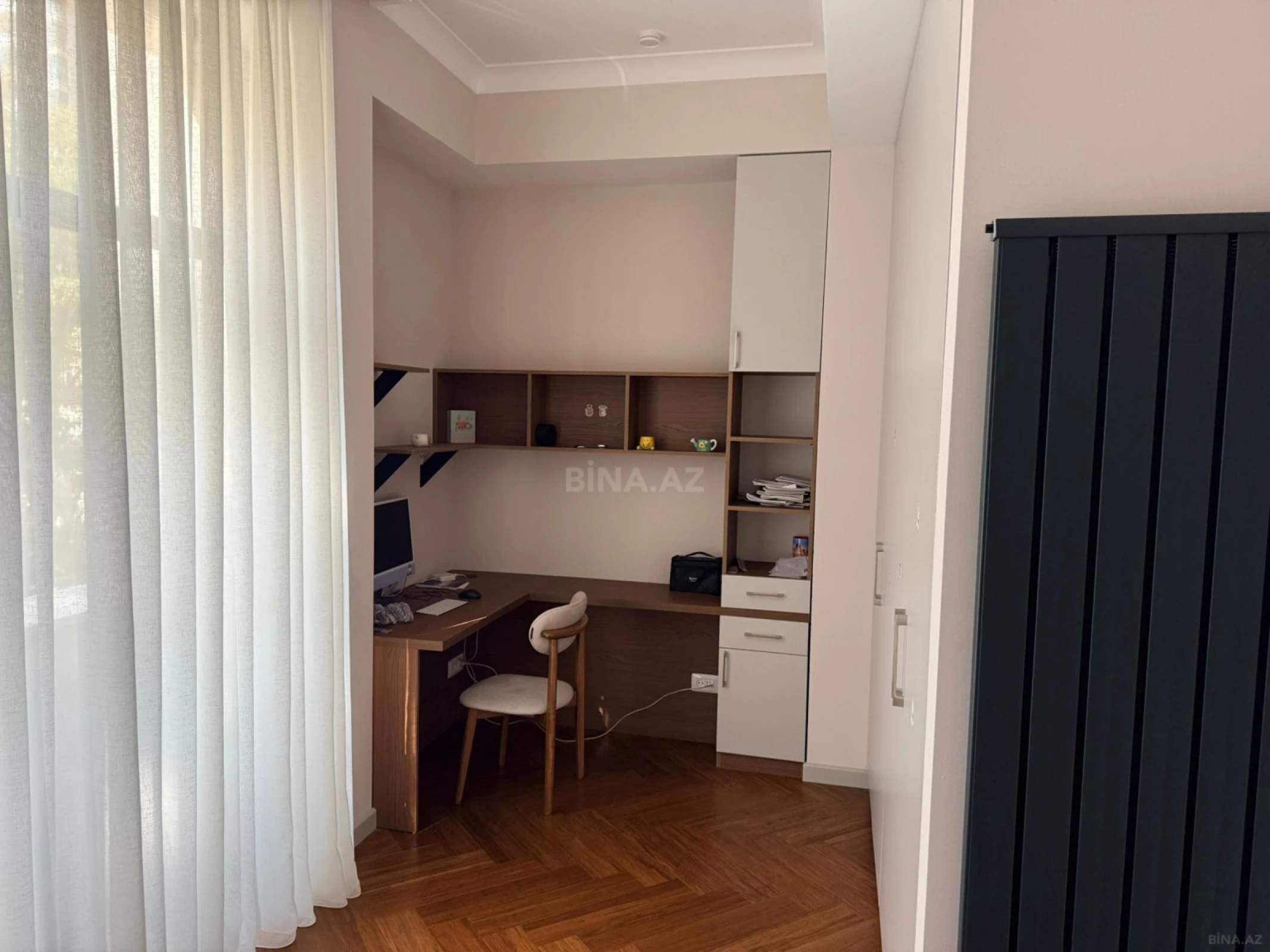 Satılır 3 otaqlı mənzil 127 m²