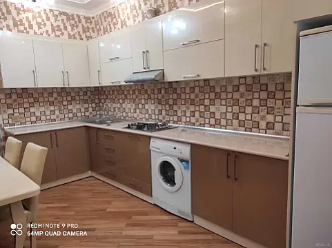 Kirayə verilir 2 otaqlı mənzil 75 m²