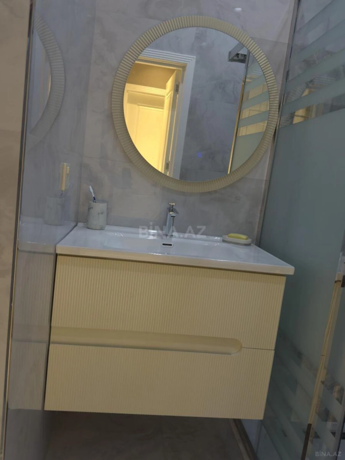 Kirayə verilir 2 otaqlı mənzil 65 m²