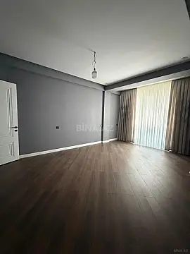 Satılır 4 otaqlı mənzil 140 m²