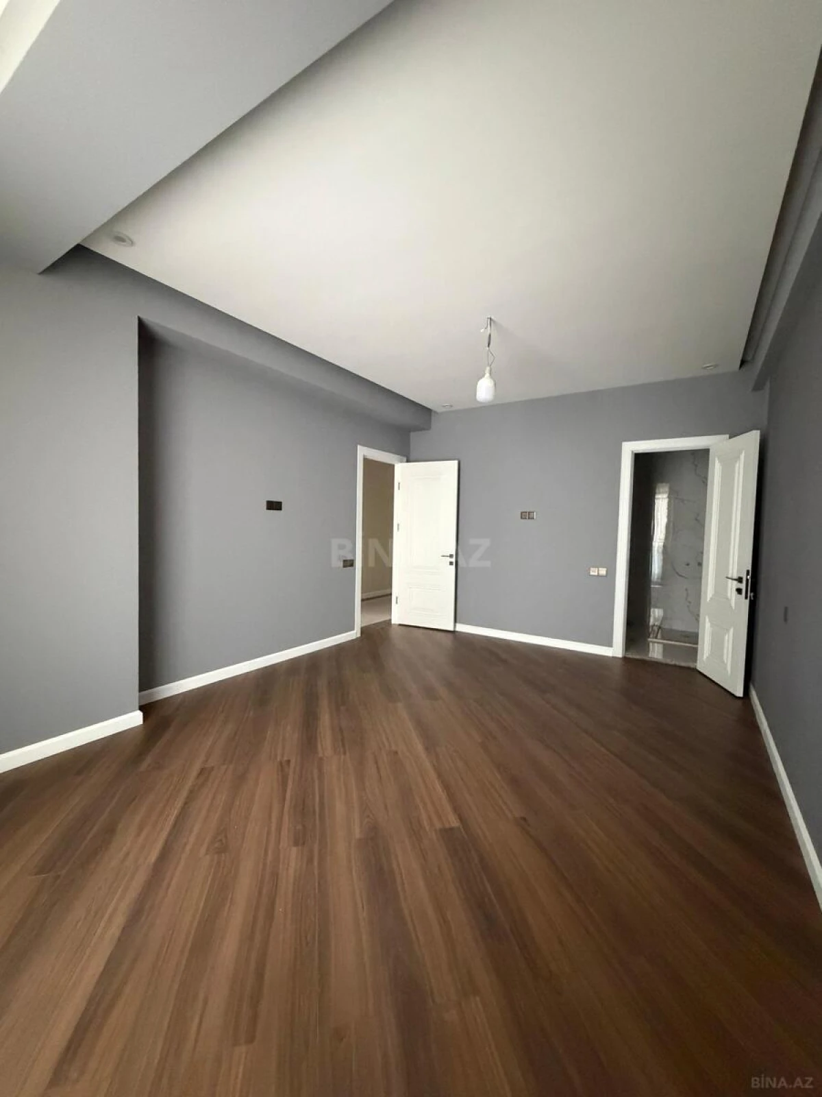Satılır 4 otaqlı mənzil 140 m²