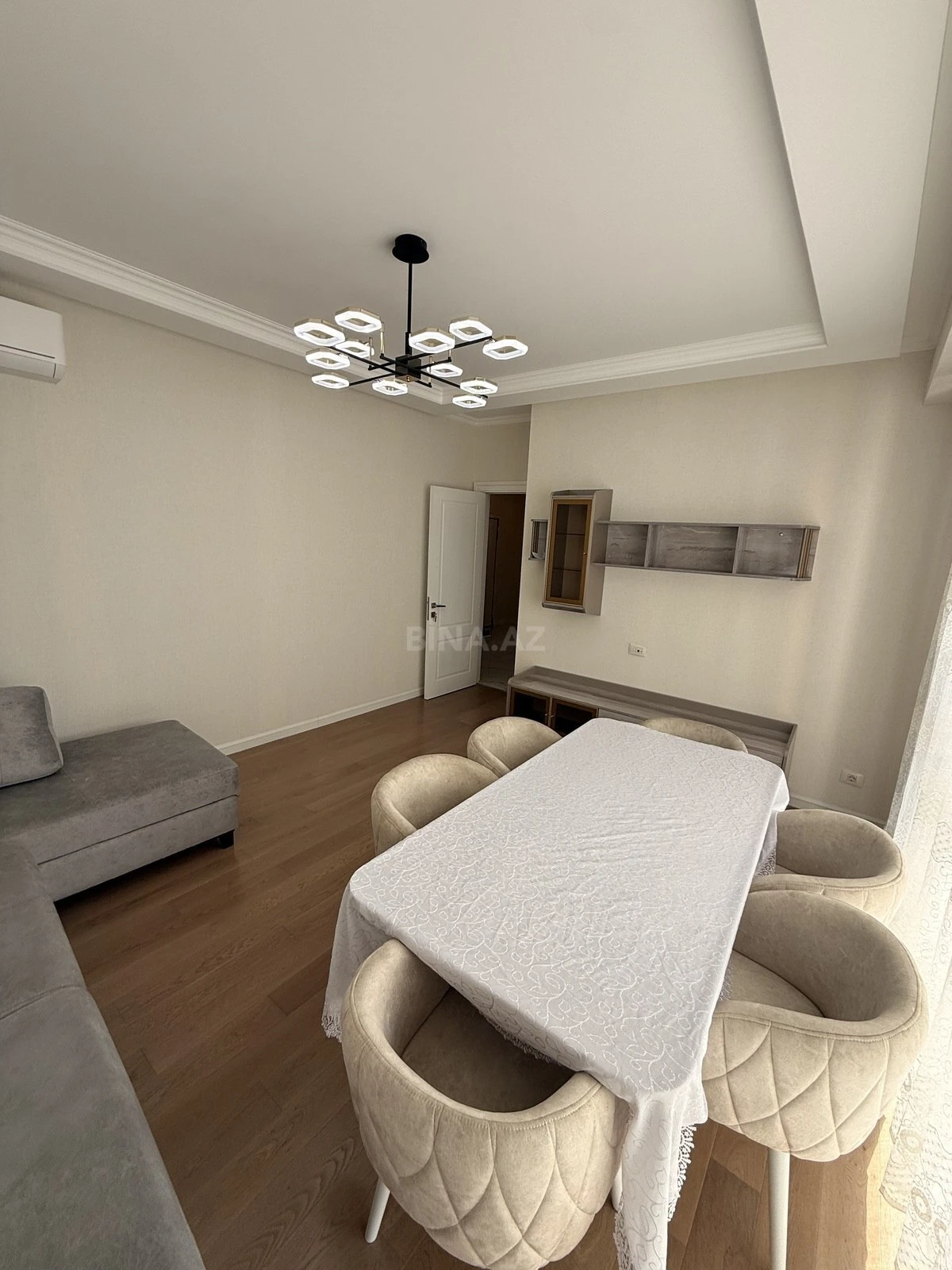 Kirayə verilir 2 otaqlı mənzil 72 m²
