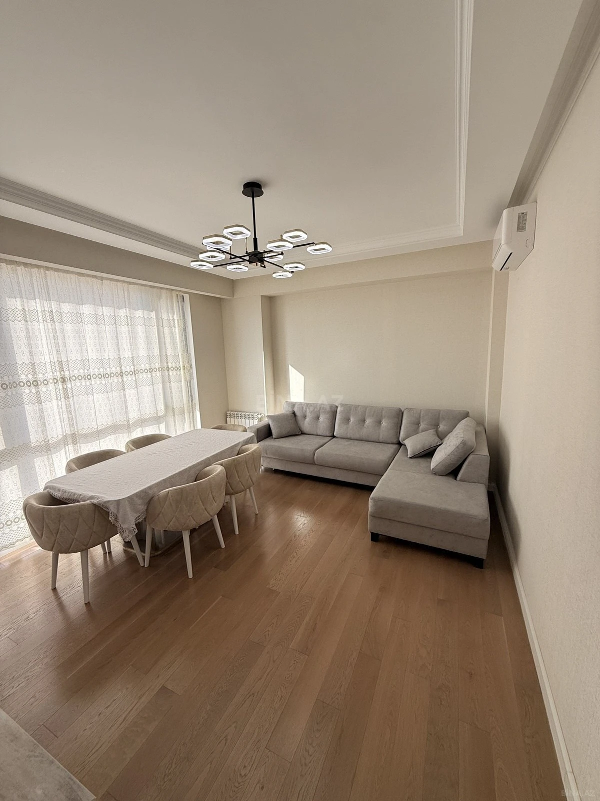 Kirayə verilir 2 otaqlı mənzil 72 m²