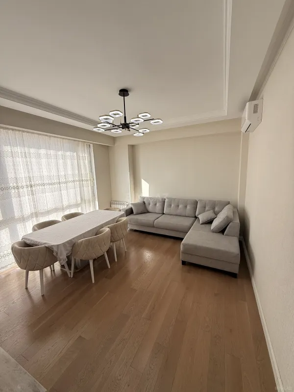 Kirayə verilir 2 otaqlı mənzil 72 m²