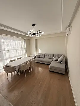 Kirayə verilir 2 otaqlı mənzil 72 m²