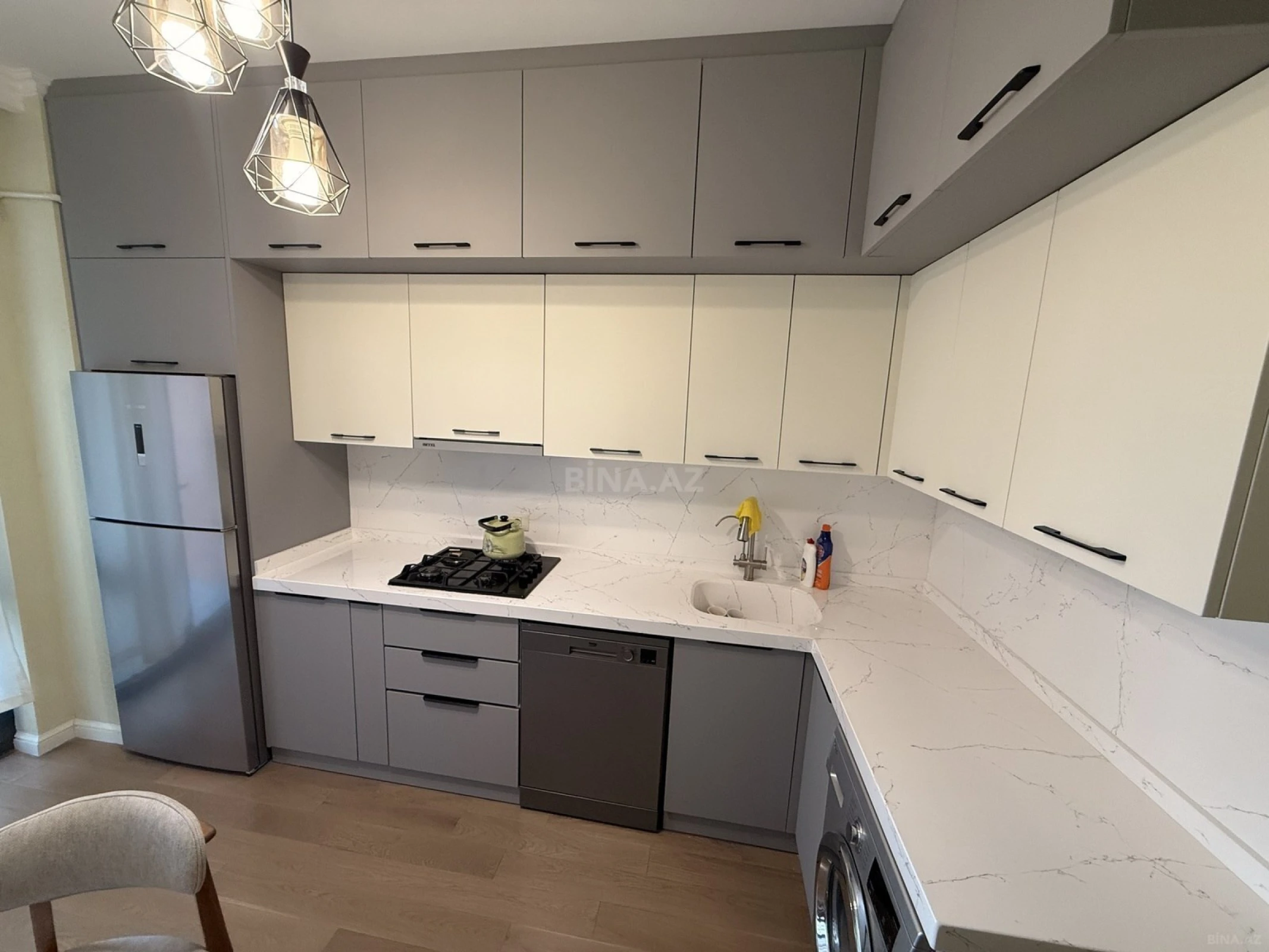 Kirayə verilir 2 otaqlı mənzil 72 m²