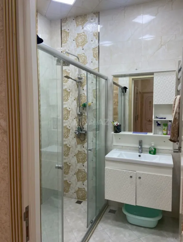 Kirayə verilir 2 otaqlı mənzil 80 m²