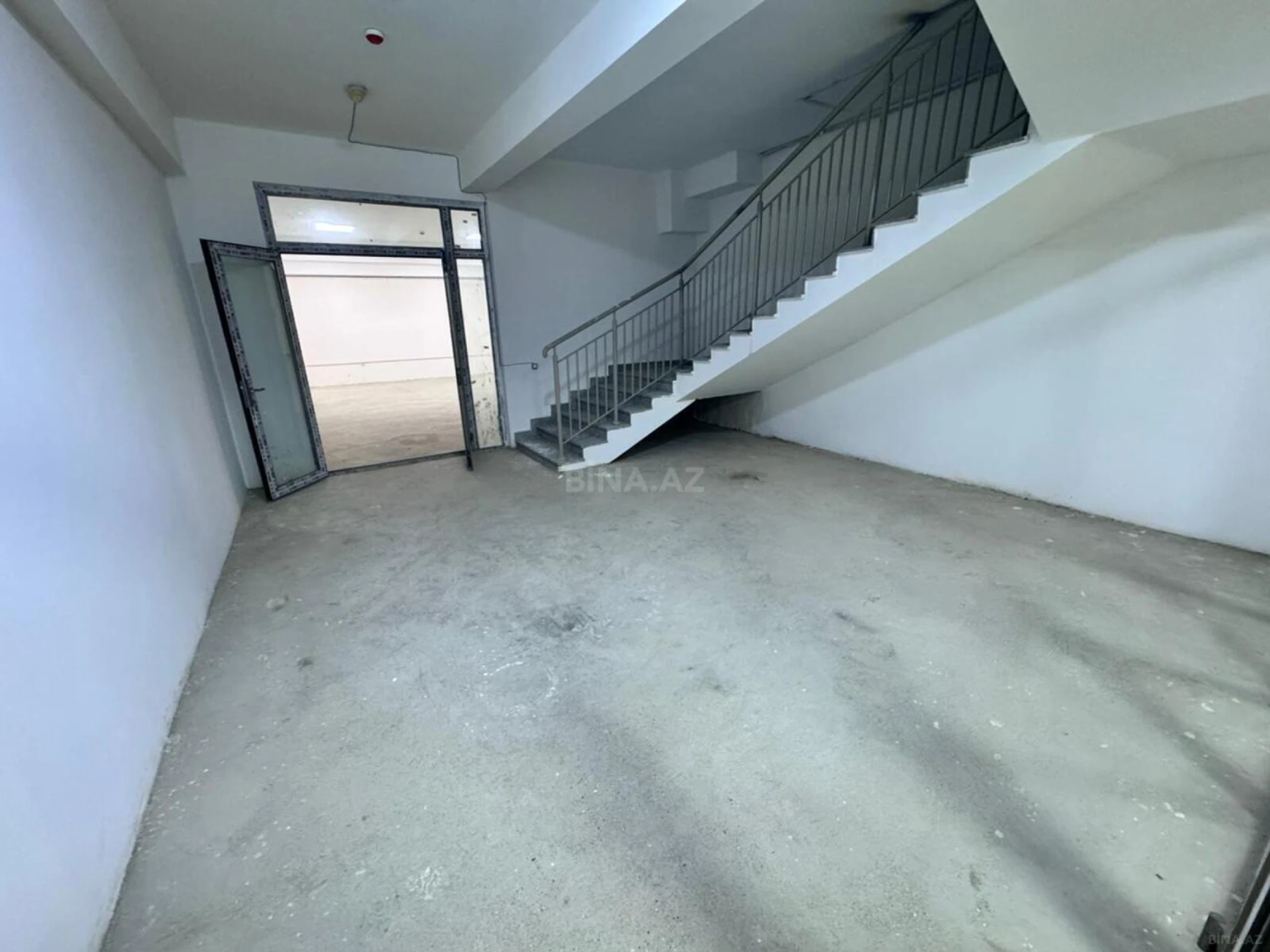 Kirayə verilir obyekt 400 m²