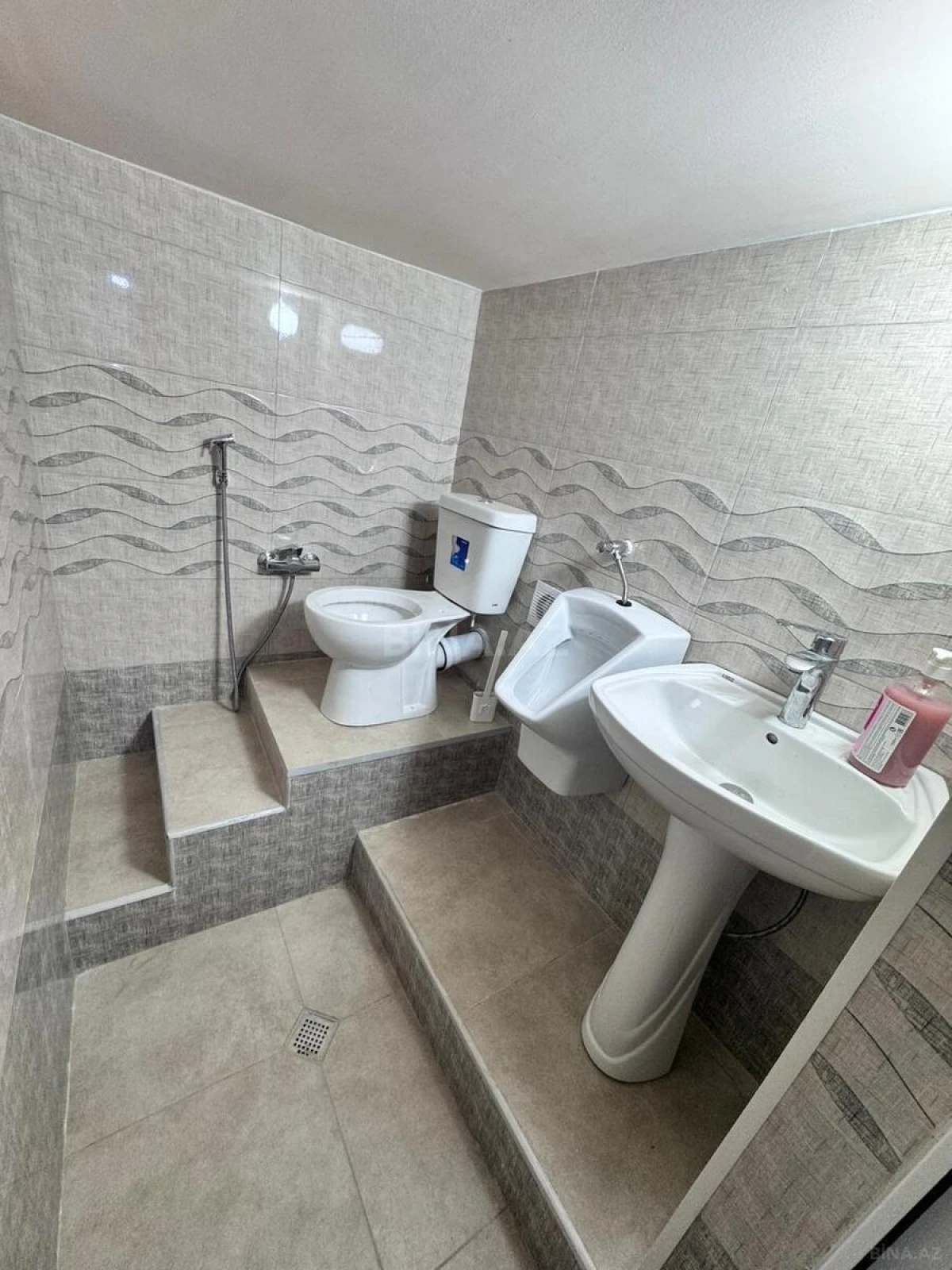 Kirayə verilir obyekt 400 m²