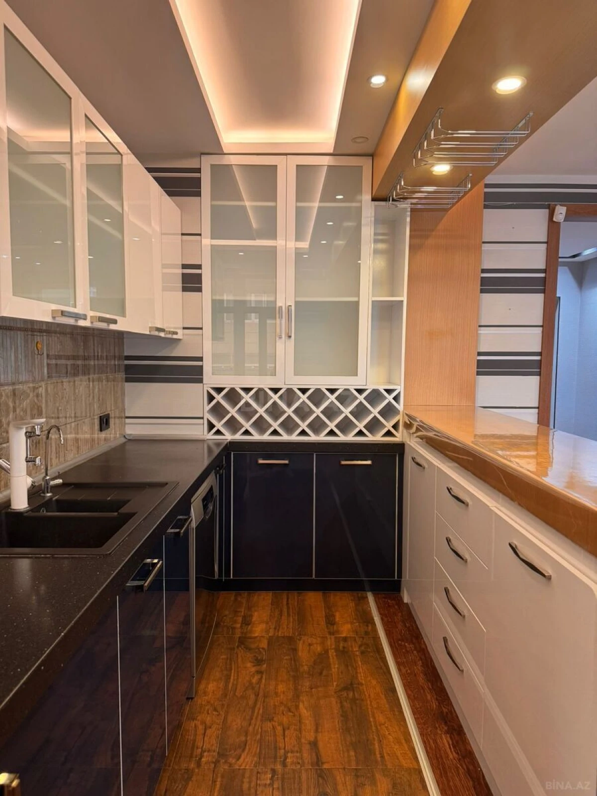 Kirayə verilir 2 otaqlı mənzil 70 m²