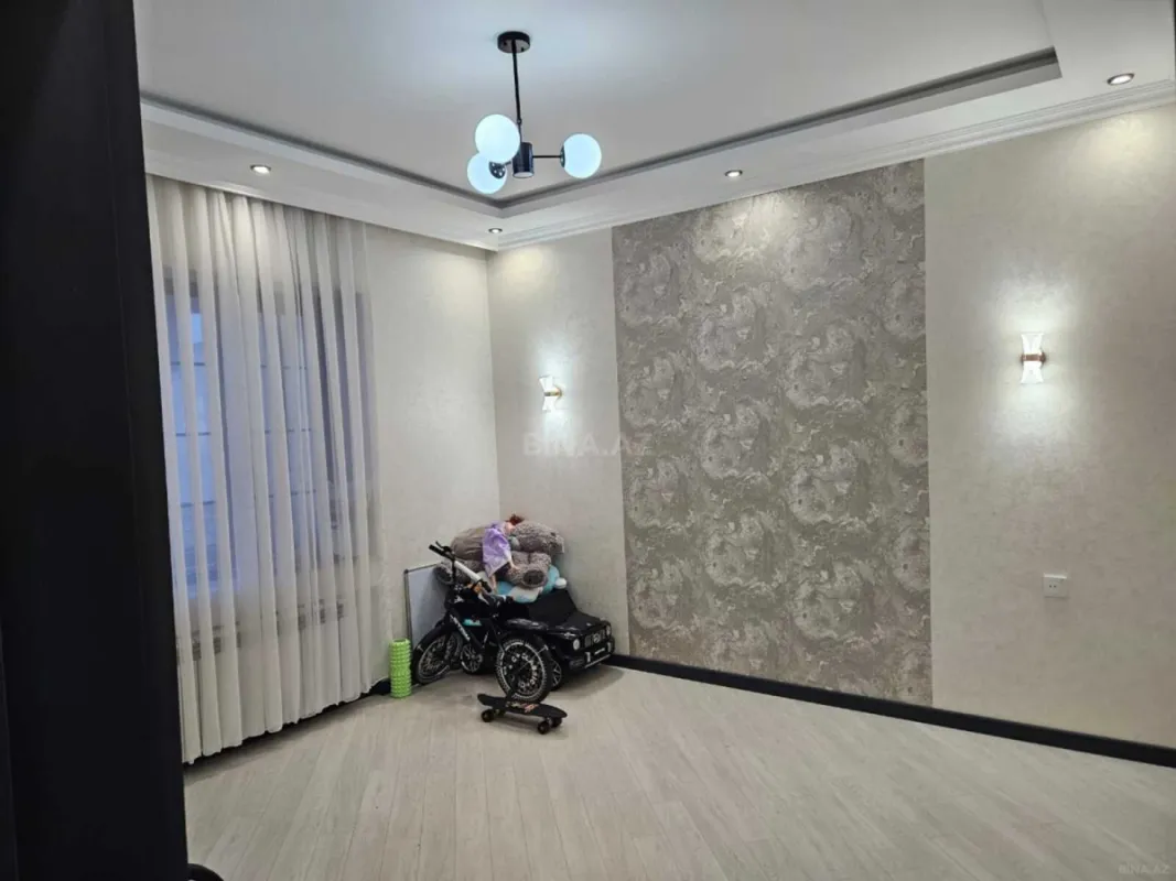 Satılır 4 otaqlı həyət evi 180 m²