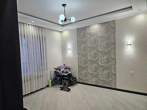 Satılır 4 otaqlı həyət evi 180 m²