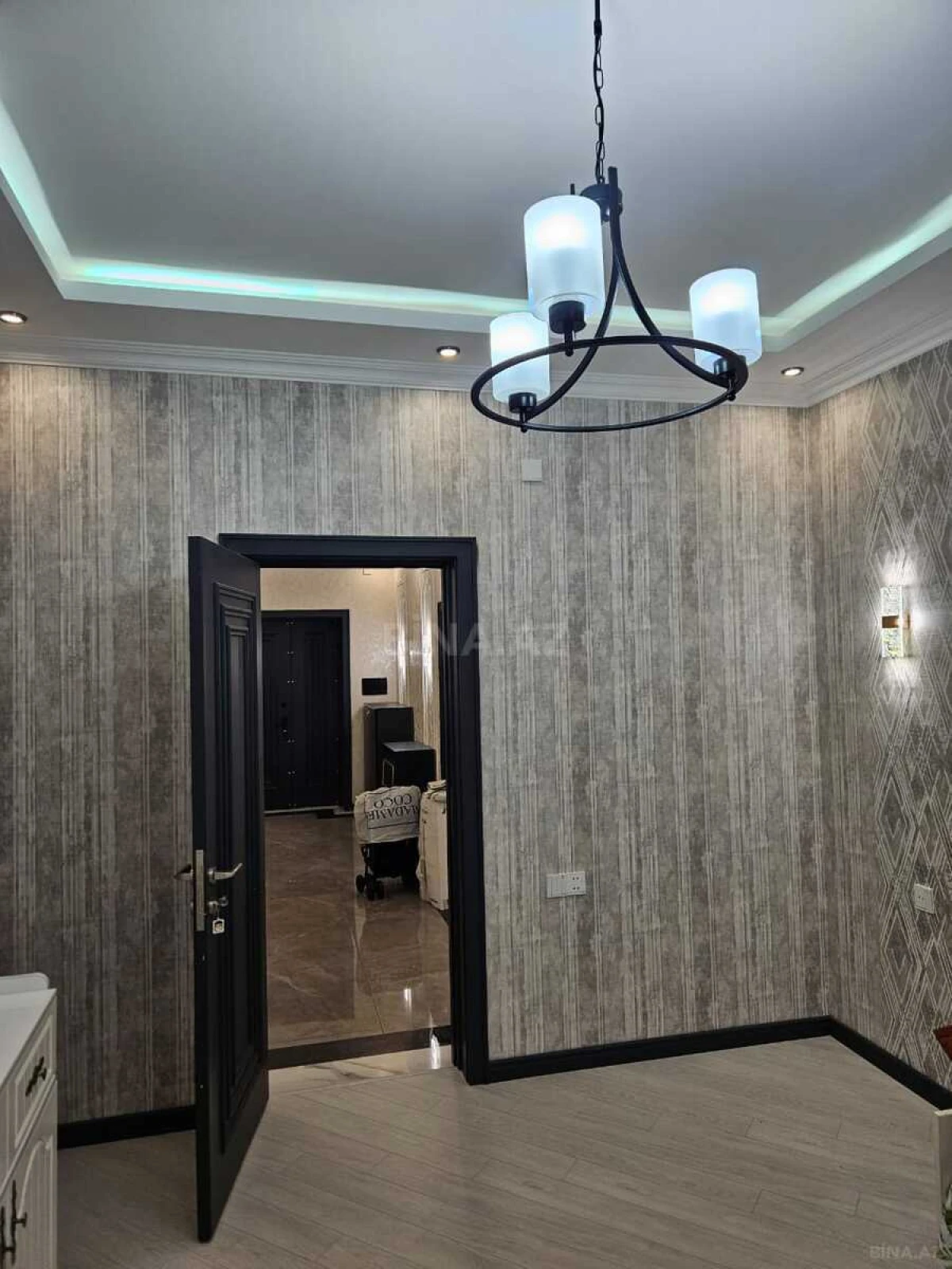 Satılır 4 otaqlı həyət evi 180 m²