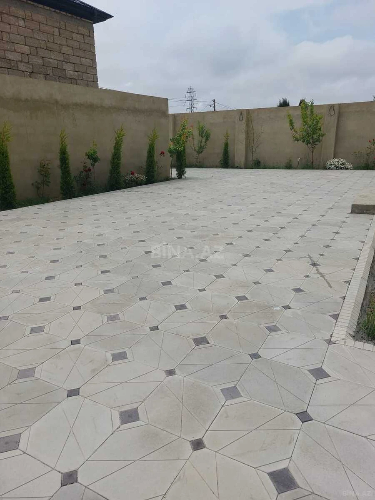 Satılır 4 otaqlı həyət evi 180 m²