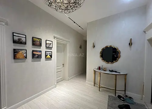 Satılır 2 otaqlı mənzil 109 m²