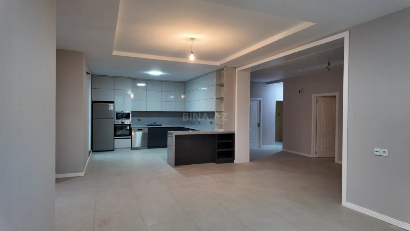 Satılır 7 otaqlı həyət evi 370 m²