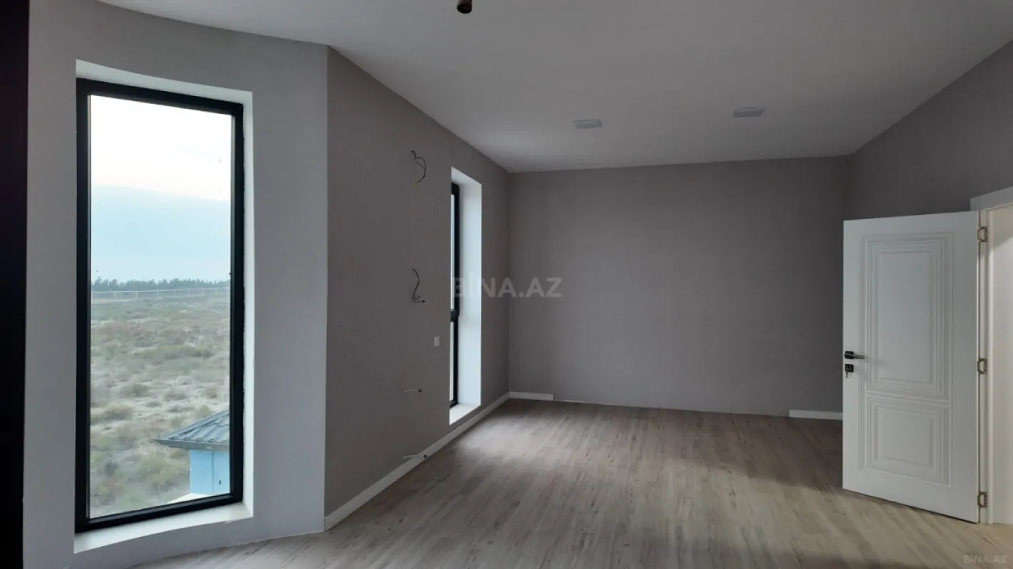Satılır 7 otaqlı həyət evi 370 m²