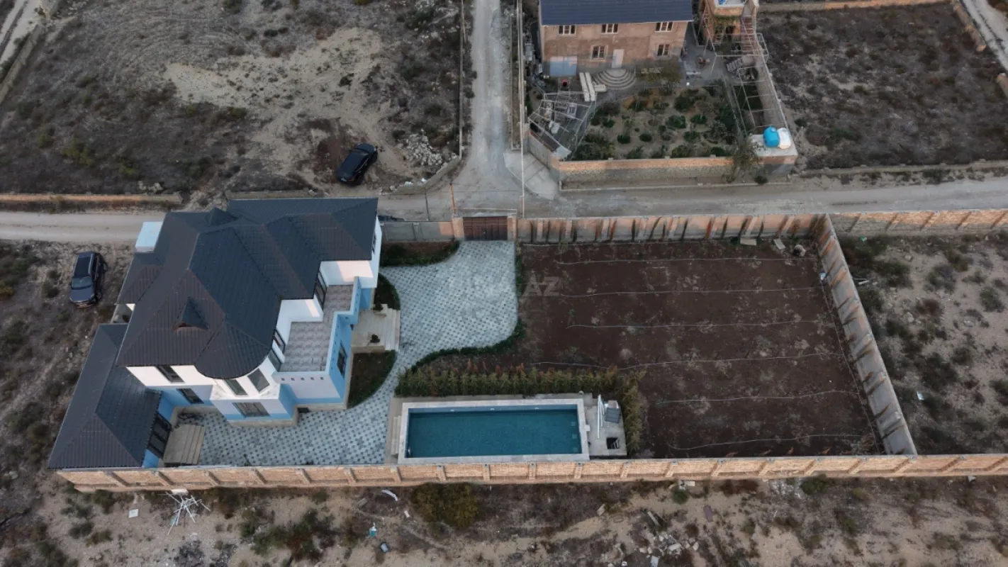 Satılır 7 otaqlı həyət evi 370 m²