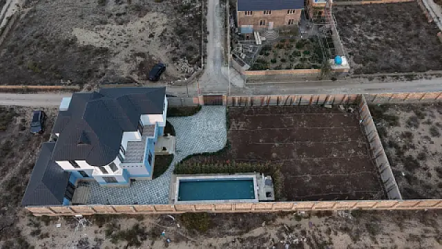 Satılır 7 otaqlı həyət evi 370 m²