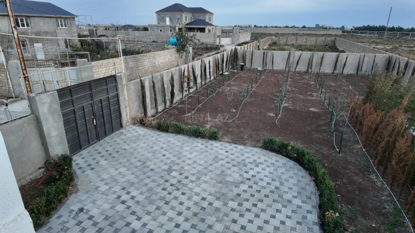 Satılır 7 otaqlı həyət evi 370 m²
