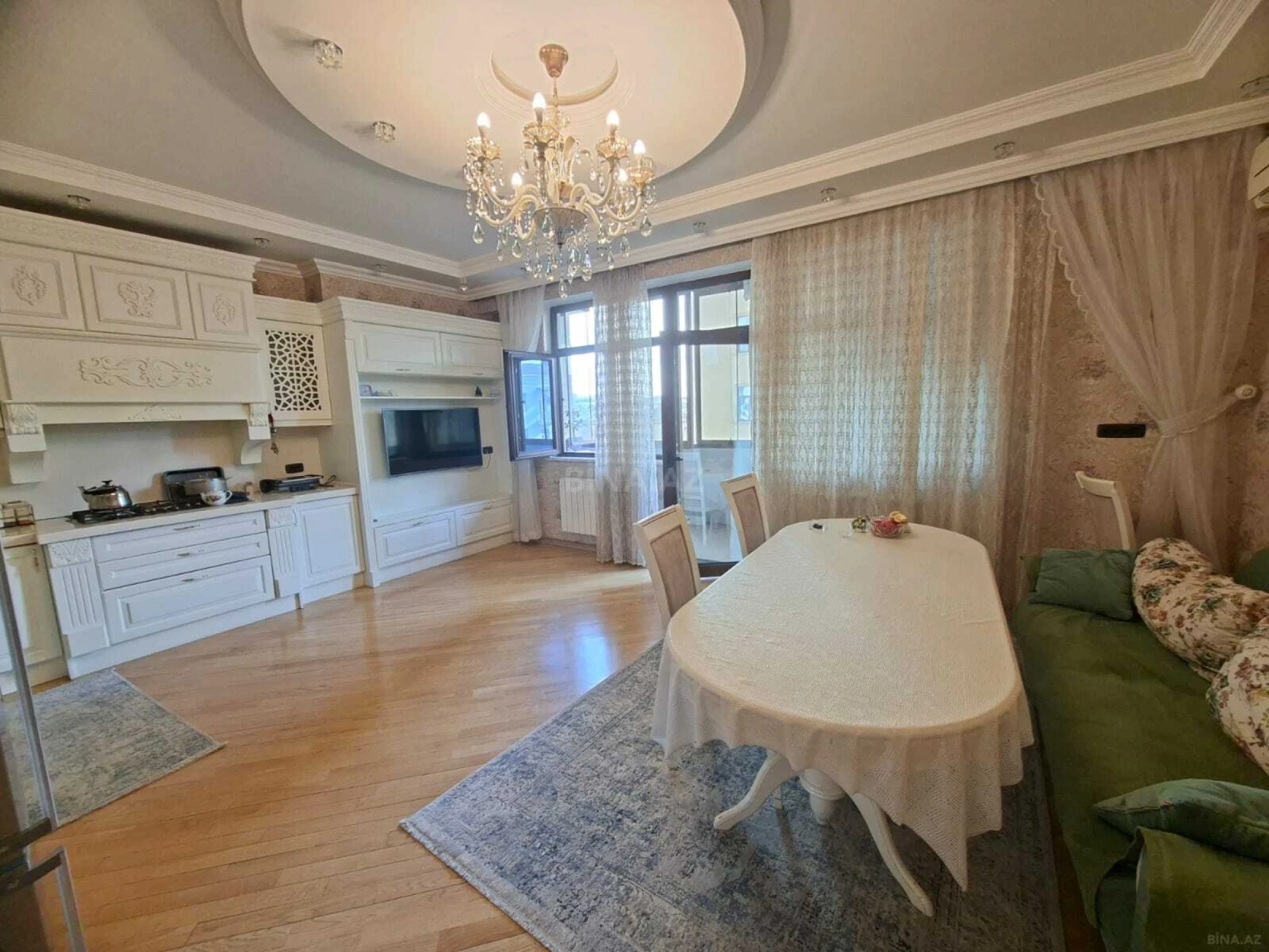 Satılır 4 otaqlı mənzil 227 m²