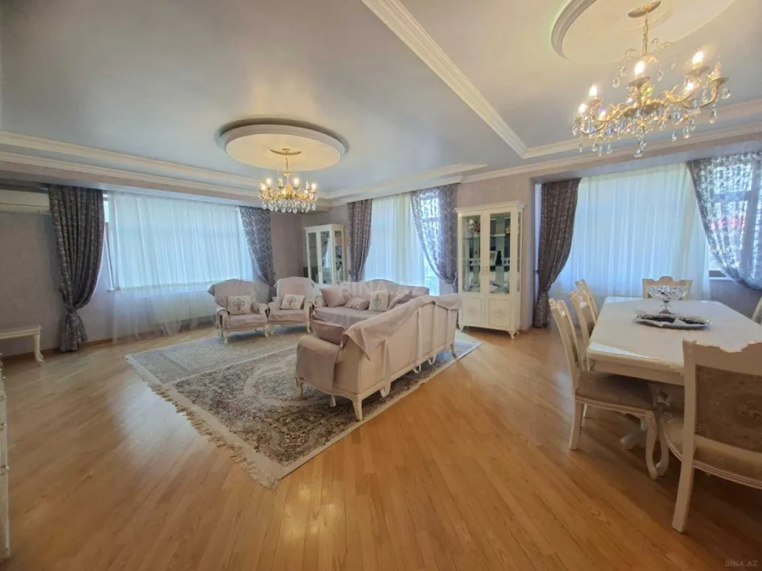 Satılır 4 otaqlı mənzil 227 m²