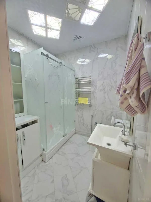Satılır 4 otaqlı mənzil 227 m²