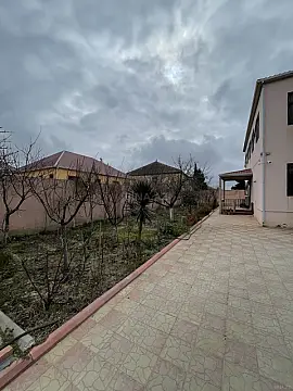 Satılır 7 otaqlı həyət evi 243 m²