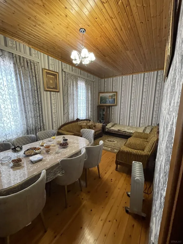 Satılır 7 otaqlı həyət evi 243 m²