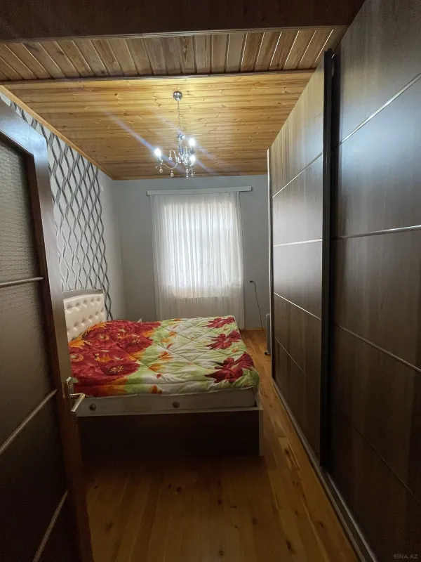 Satılır 7 otaqlı həyət evi 243 m²