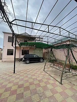 Satılır 7 otaqlı həyət evi 243 m²