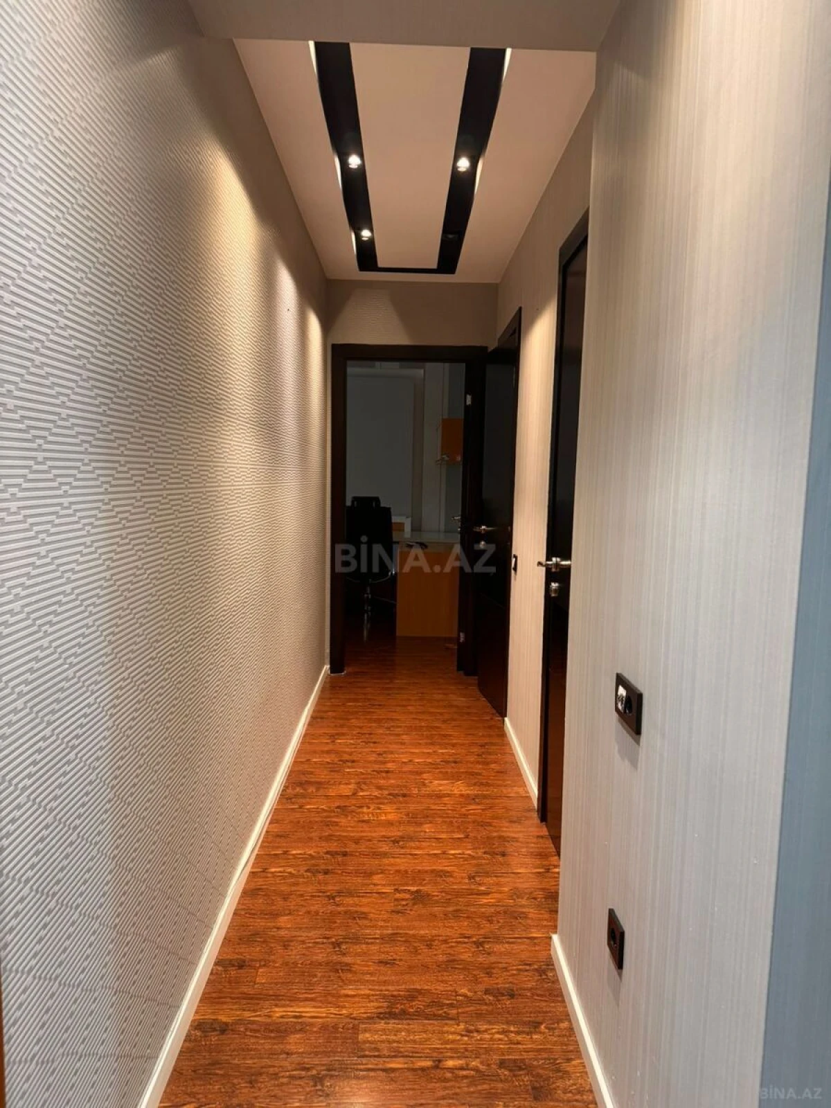 Kirayə verilir 2 otaqlı mənzil 68 m²