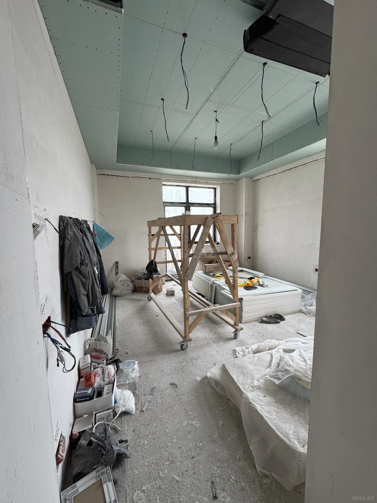 Satılır 3 otaqlı mənzil 153 m²