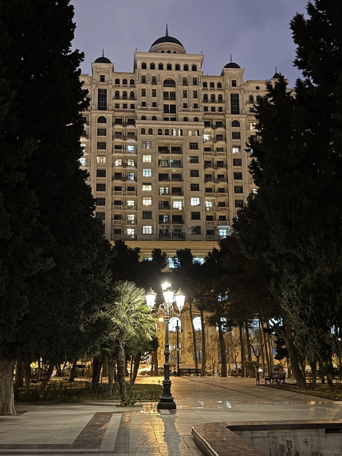 Satılır 3 otaqlı mənzil 153 m²