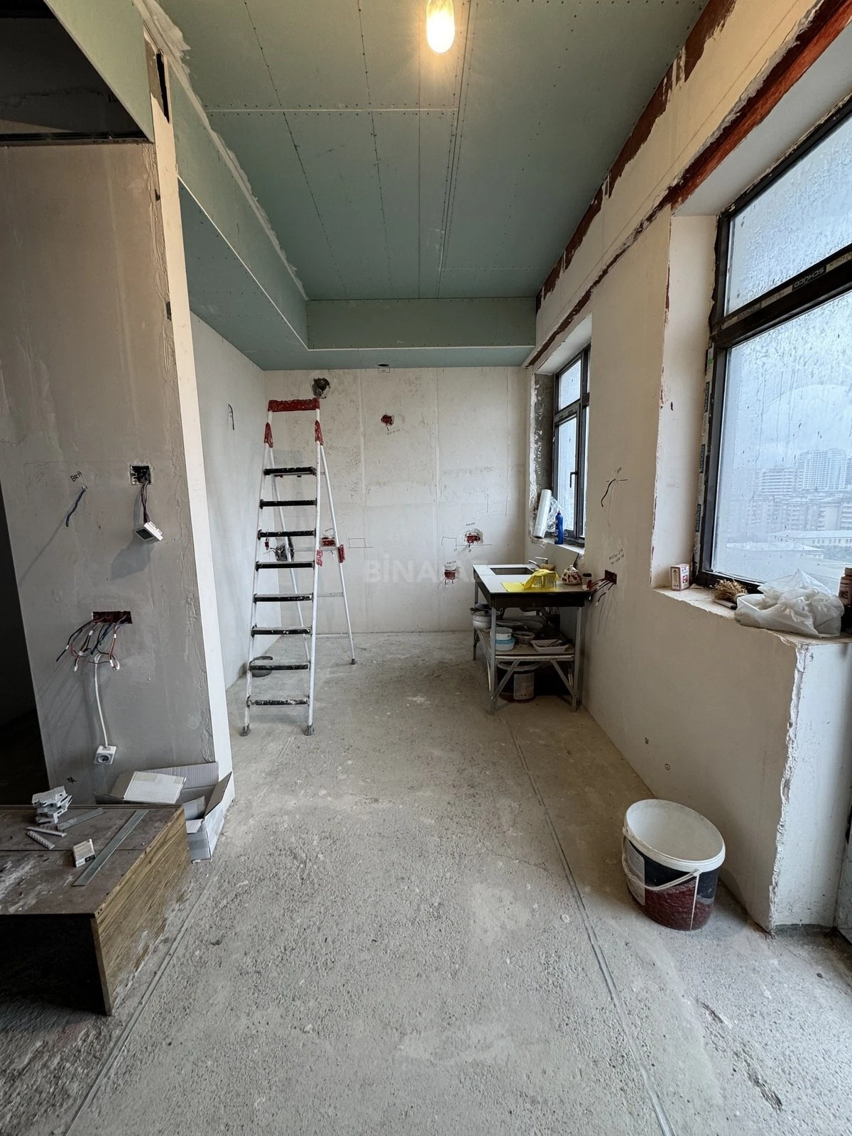 Satılır 3 otaqlı mənzil 153 m²