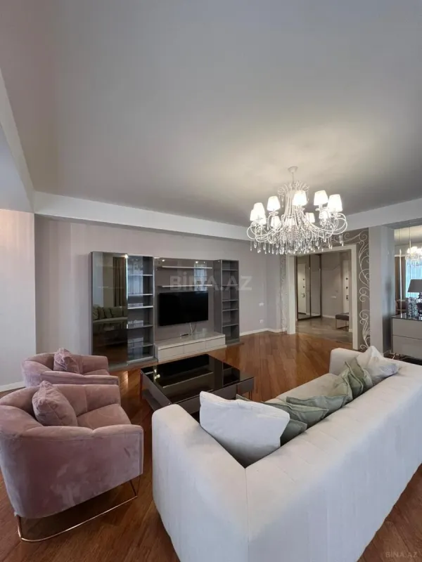 Kirayə verilir 3 otaqlı mənzil 160 m²