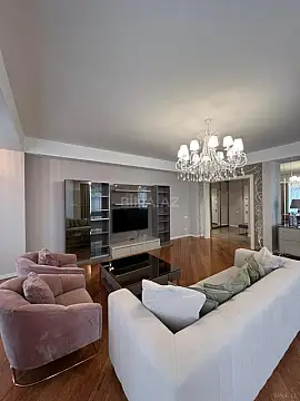 Kirayə verilir 3 otaqlı mənzil 160 m² — Bakı 3 otaq 160.00 m²