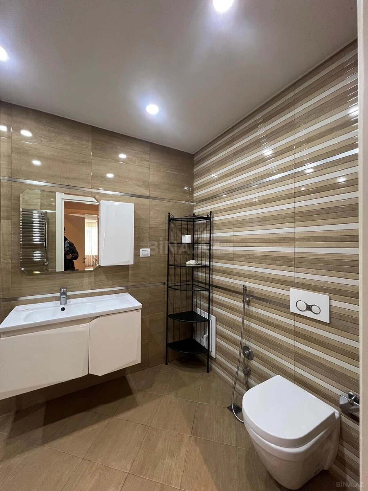 Kirayə verilir 3 otaqlı mənzil 160 m²